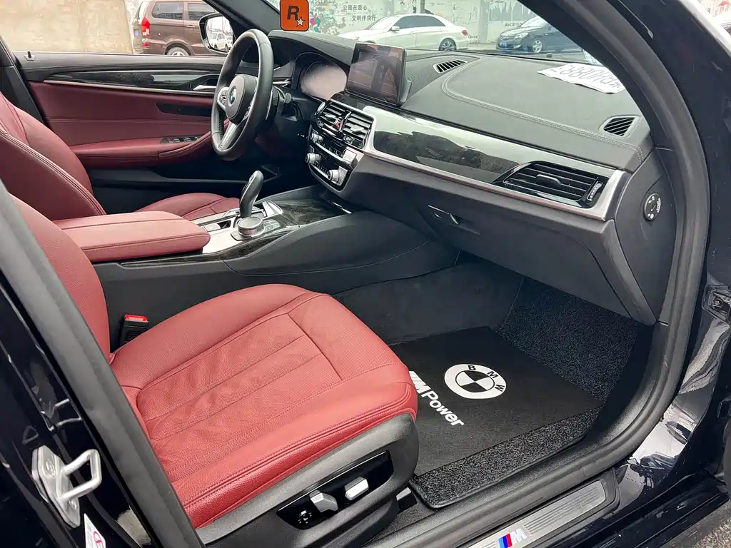 BMW 5 Series 2020 — фото 10