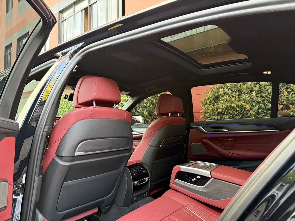 BMW 5 Series 2022 — фото 12