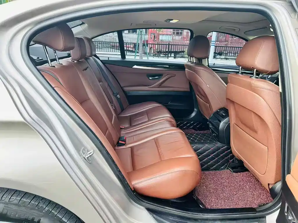 BMW 5 Series 2016 — фото 10