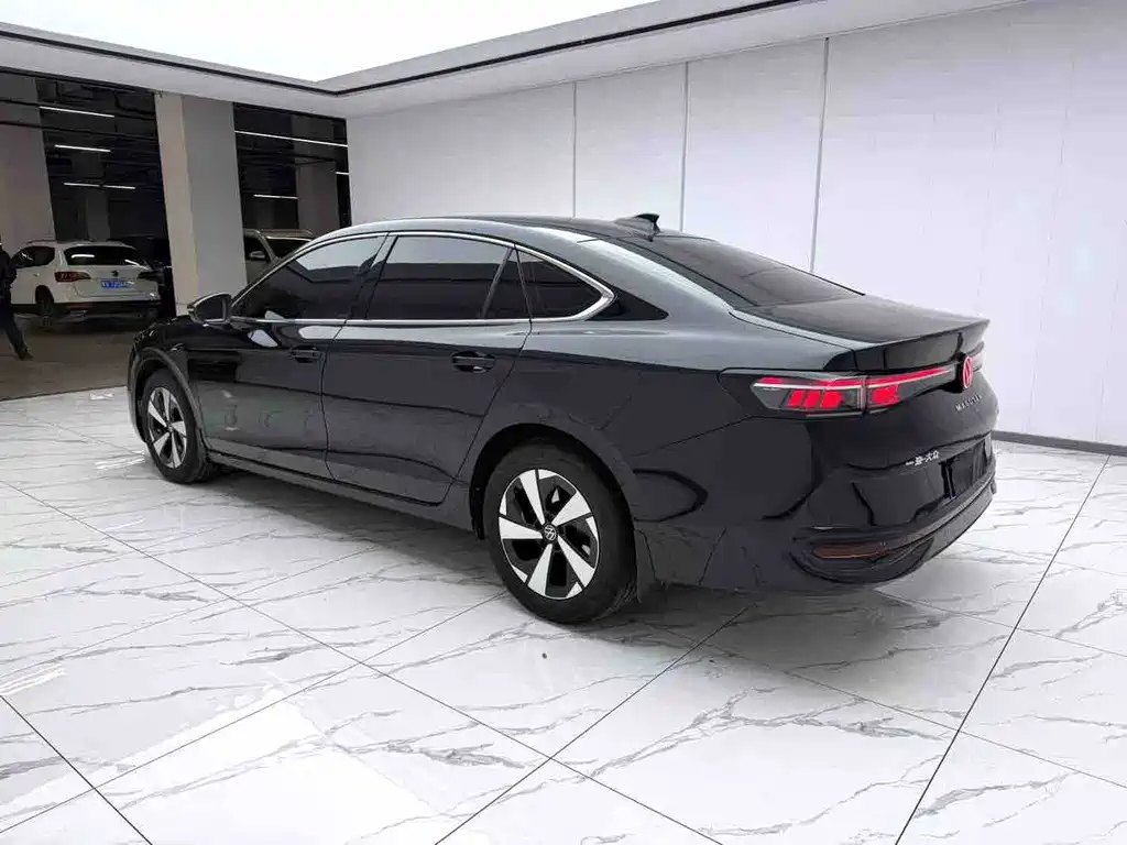 Volkswagen Magotan 2025