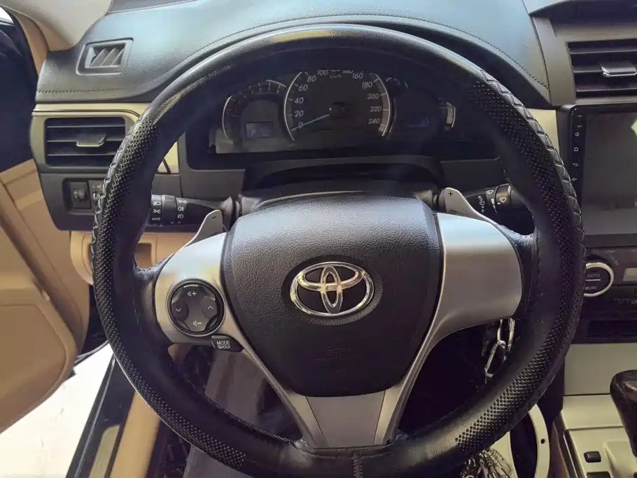 Toyota Camry 2013 — фото 15