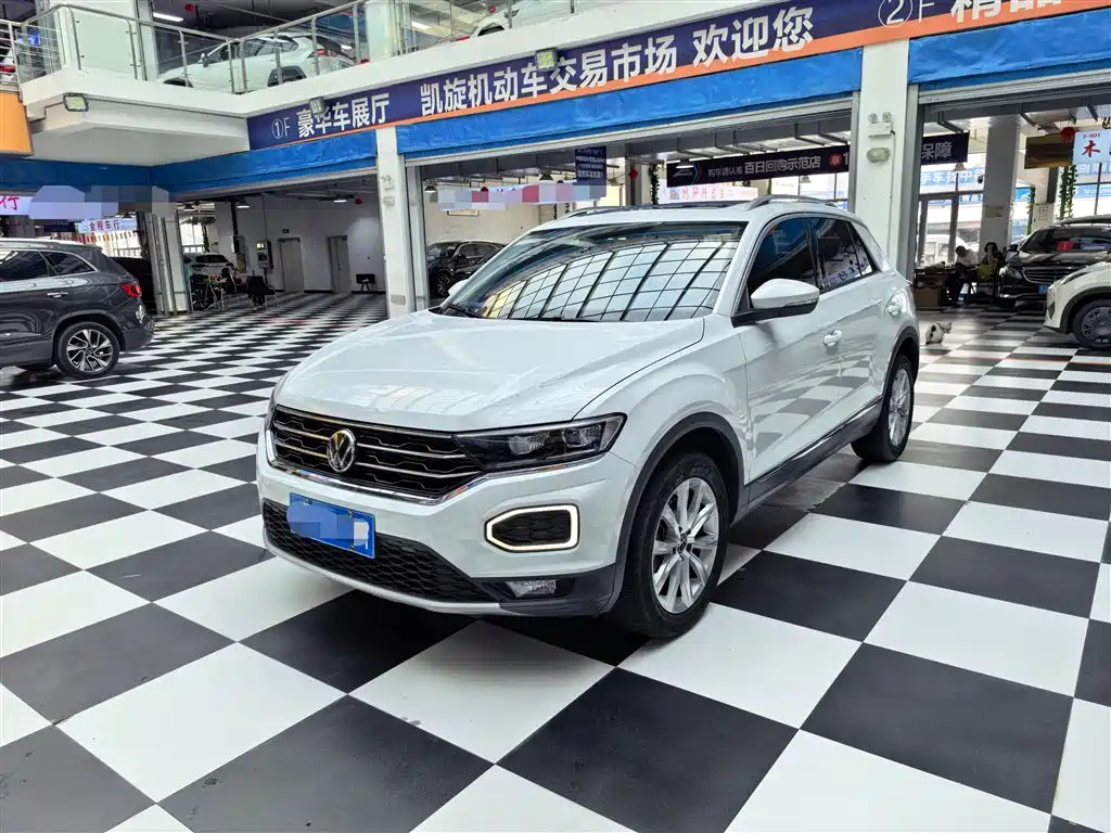 Volkswagen T-Roc 2022 — фото 1