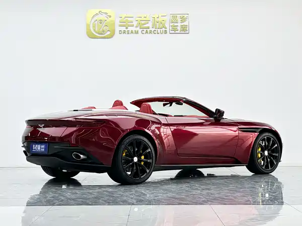Aston Martin DB11 2022