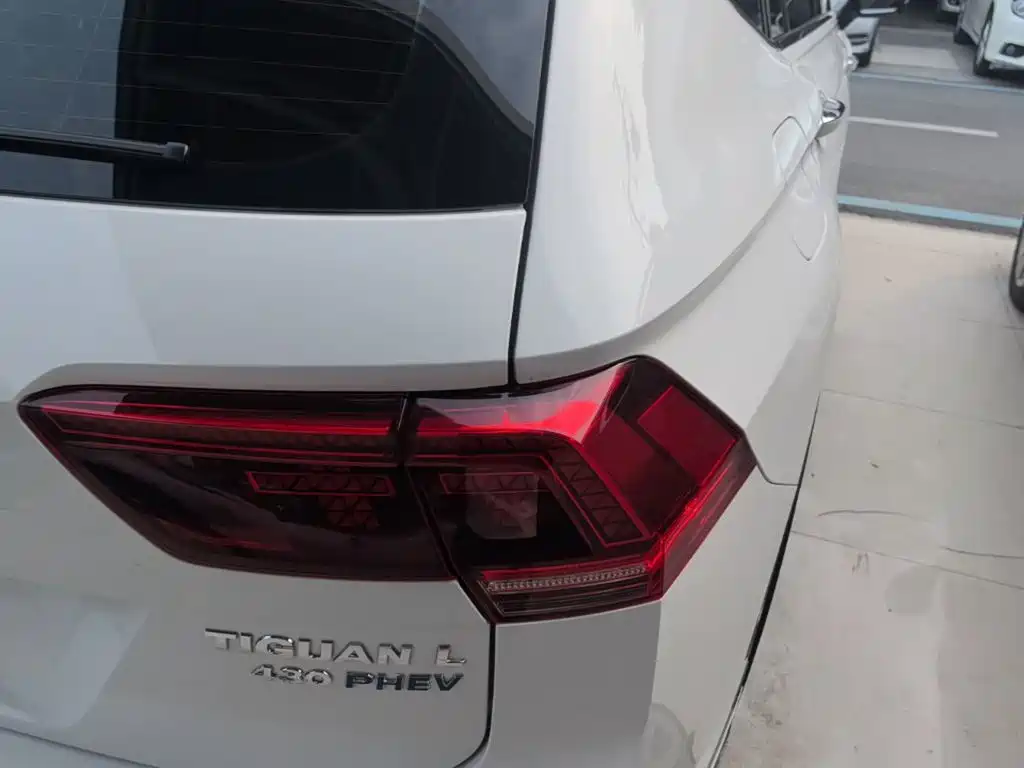 Volkswagen Tiguan L Plug-In Hybrid 2019 — фото 8