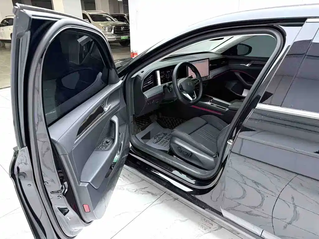 Volkswagen Magotan 2025
