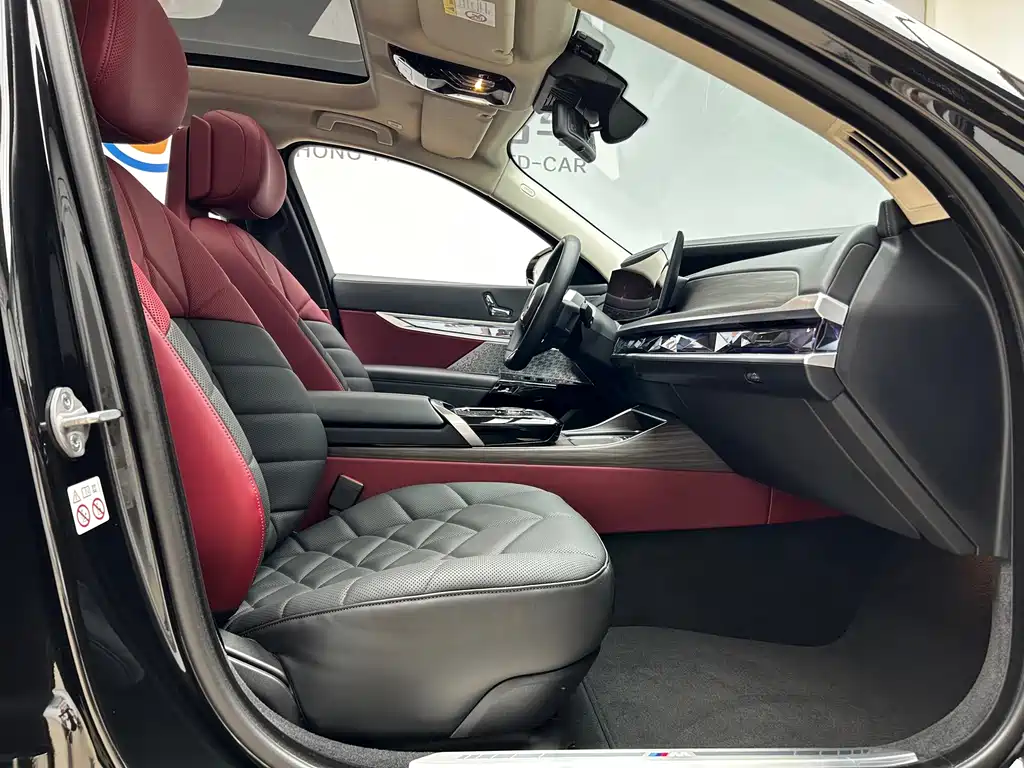 BMW i7 2023 — фото 22