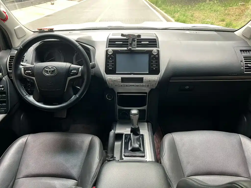 Toyota Prado 2019 — фото 4
