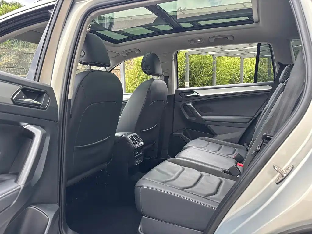 Volkswagen Tiguan L 2020 — фото 13