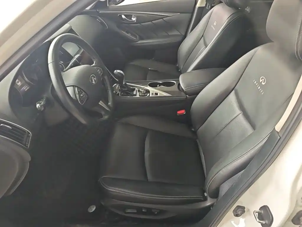 Infiniti Q50 2015 — фото 15