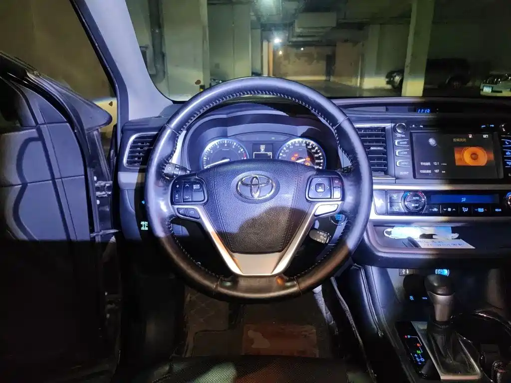 Toyota Highlander 2016 — фото 11