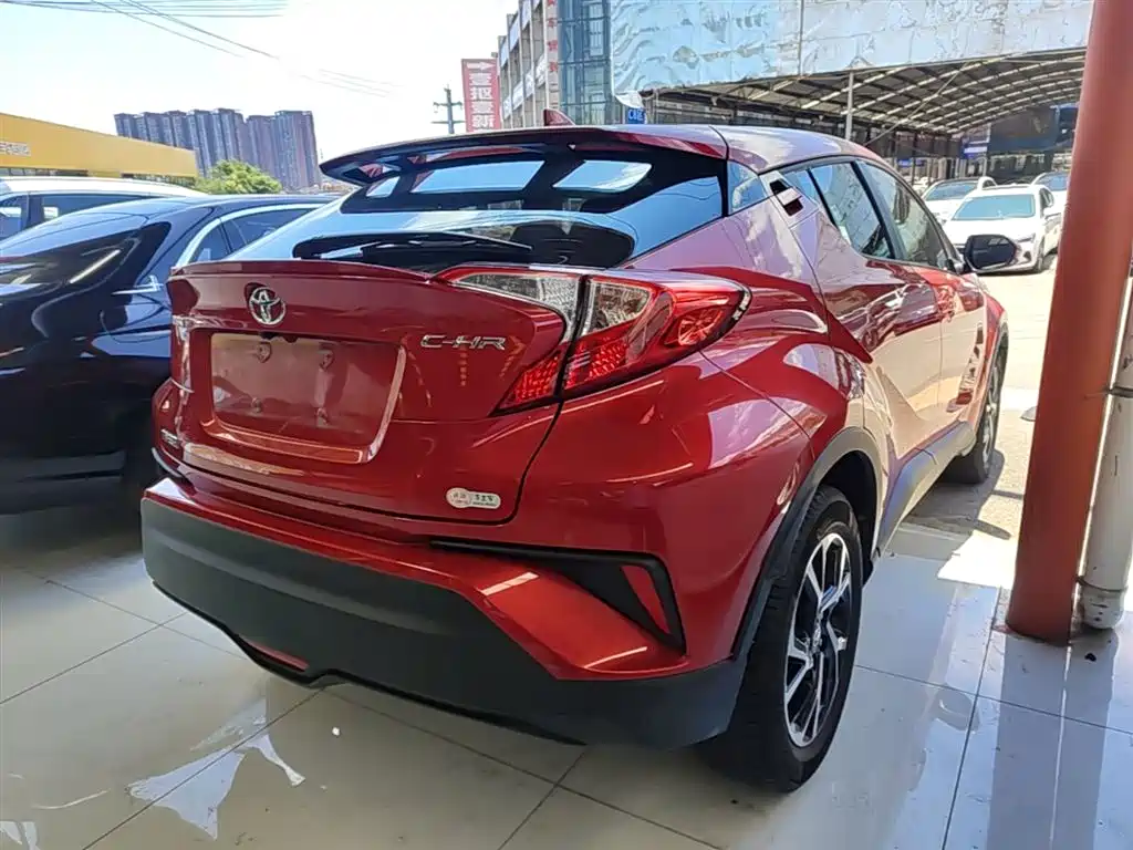 Toyota C-HR 2020 — фото 7