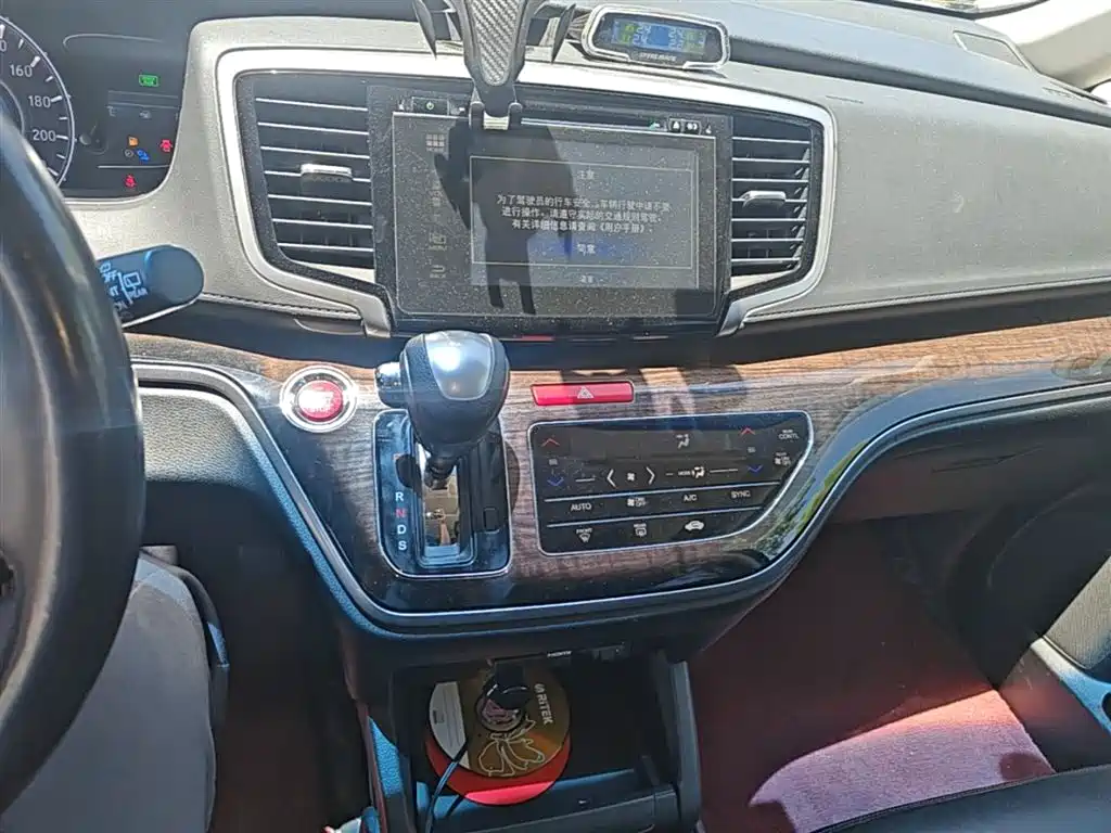 Honda Odyssey 2018 — фото 13