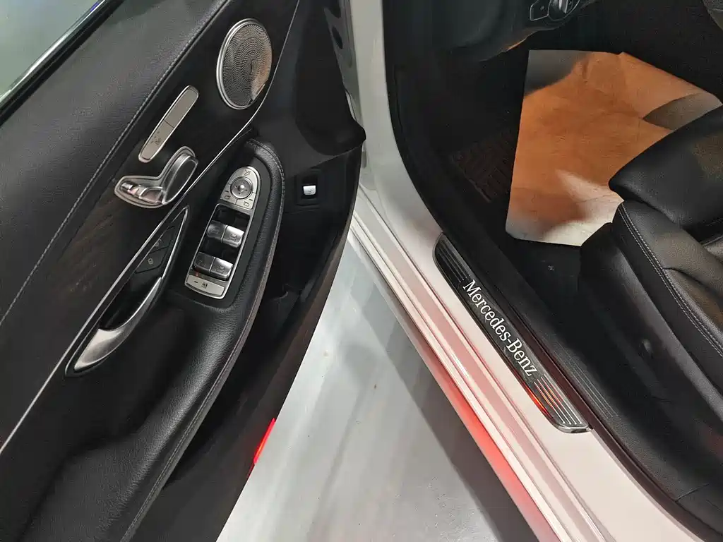 Mercedes-Benz C-Class 2018 — фото 4