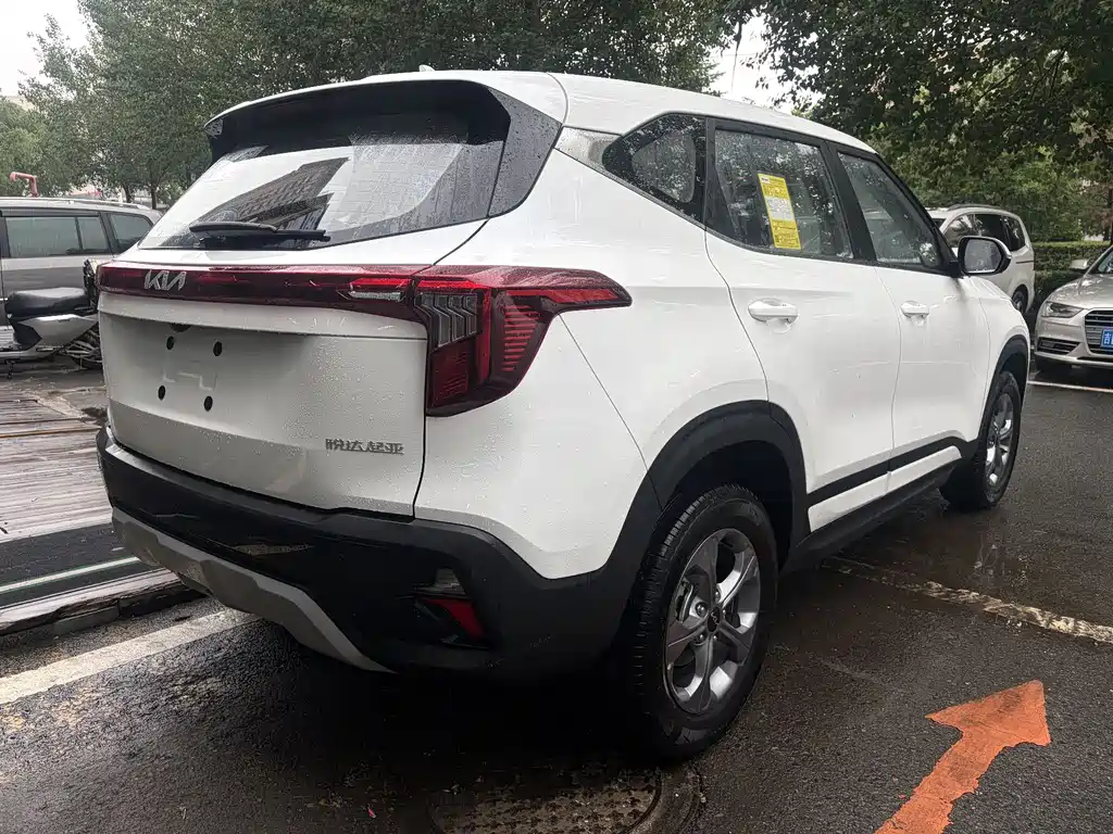 Kia Seltos — фото 4