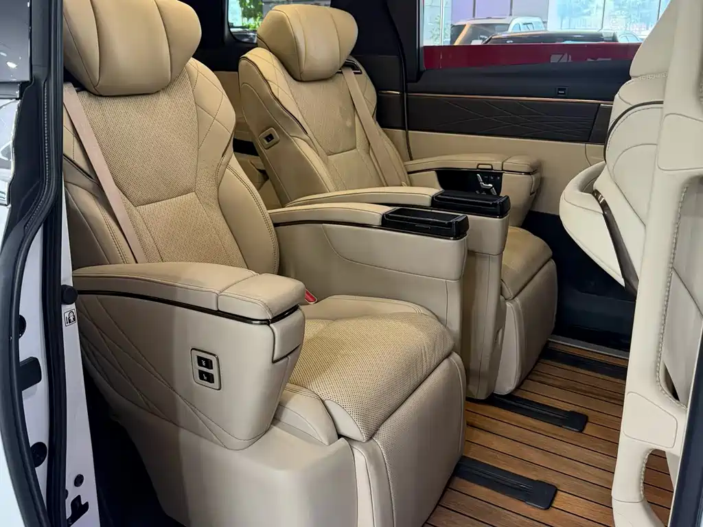 Toyota Alphard 2023 — фото 9