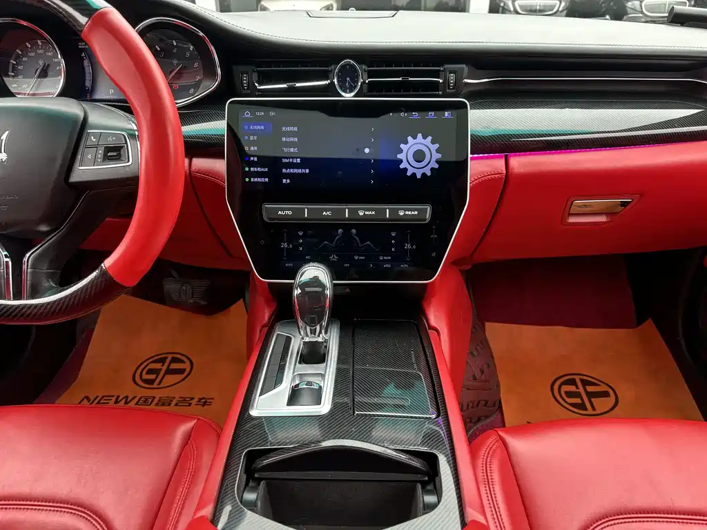 Maserati Quattroporte 2015 — фото 14