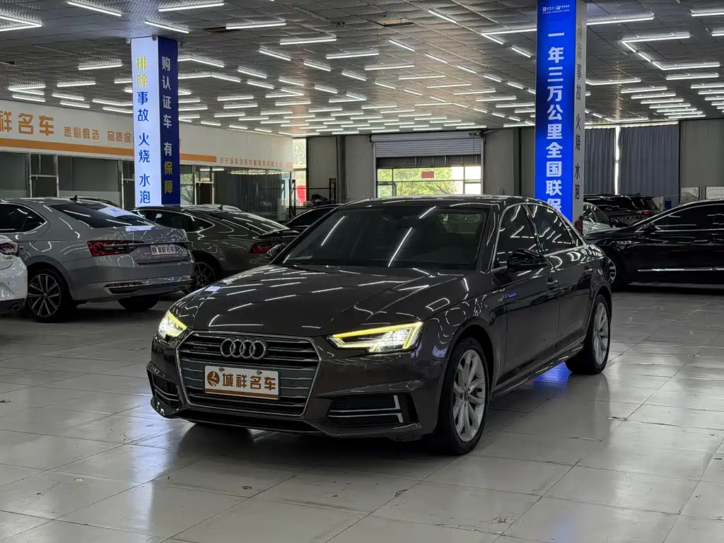 Audi A4L 2018 — фото 1