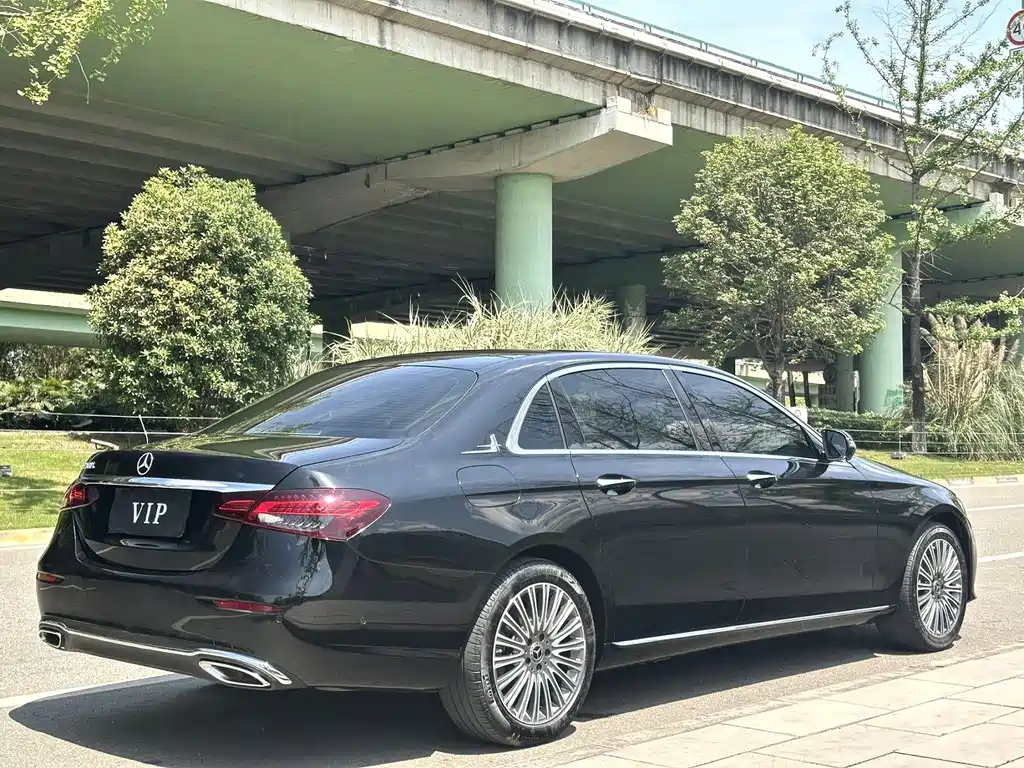 Mercedes-Benz E-Class 2022 — фото 9