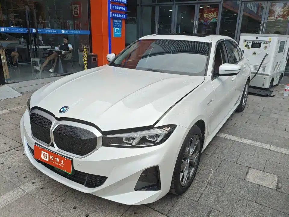 BMW i3 2025