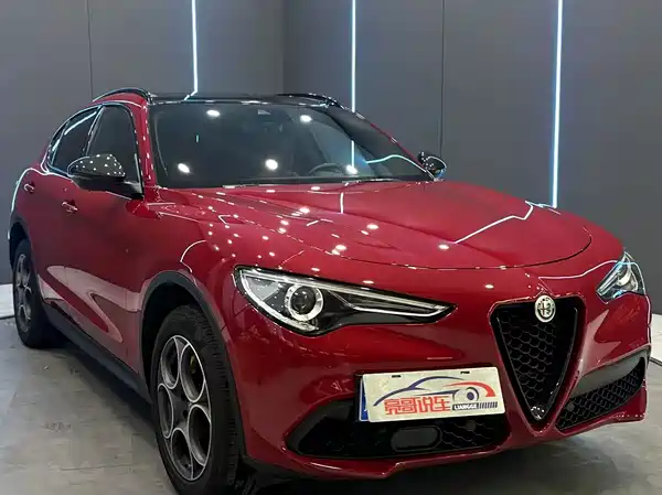 Alfa Romeo Stelvio 2021