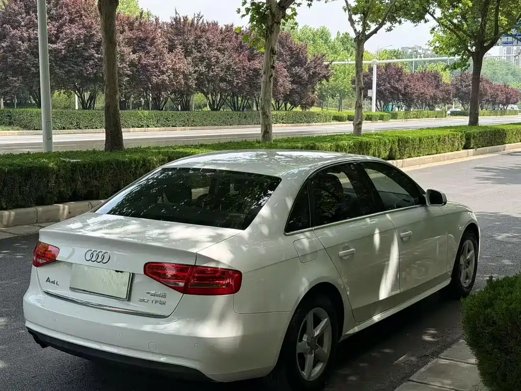 Audi A4L 2014
