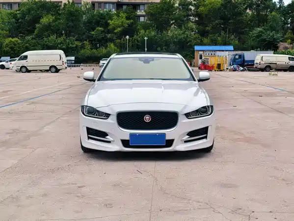 Jaguar XE 2016