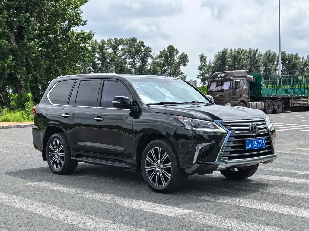 Lexus LX 2016
