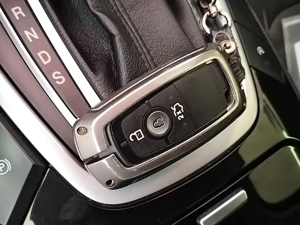 Ford Edge 2019 — фото 17