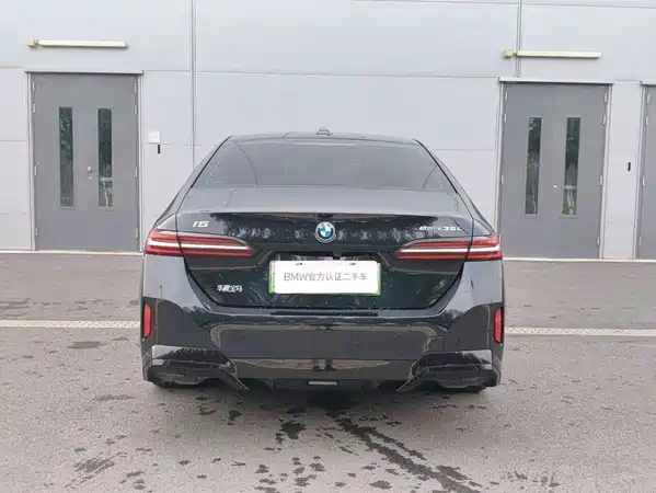 BMW i5 2025