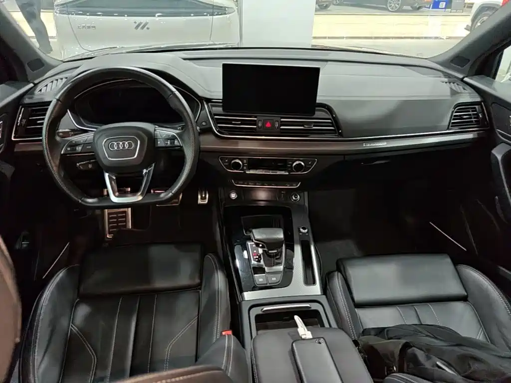Audi Q5L 2024 — фото 14