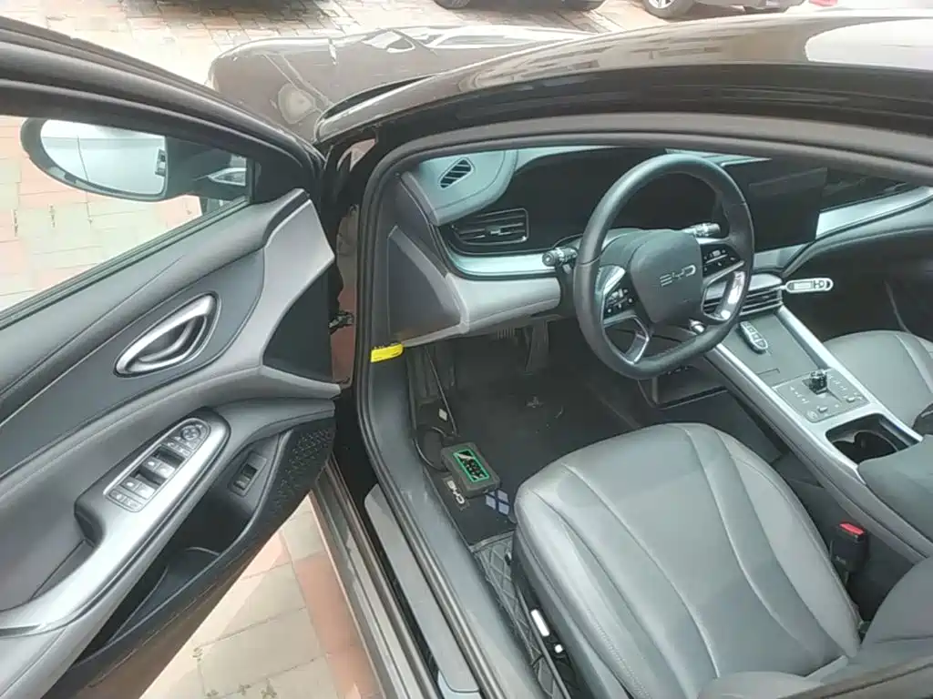 BYD Seal 07 DM-i 2025 — фото 16