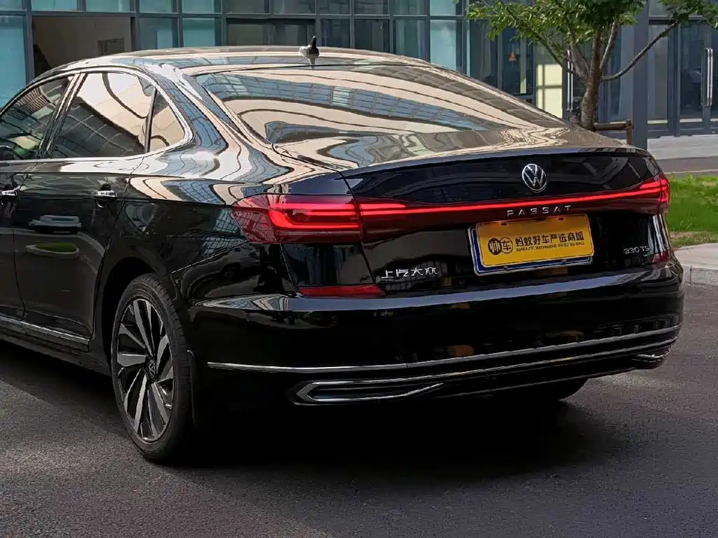 Volkswagen Passat 2022 — фото 9