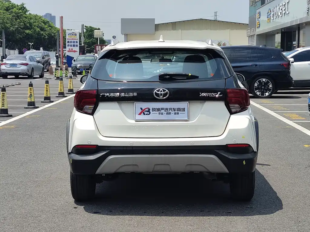Toyota Yaris L 2021