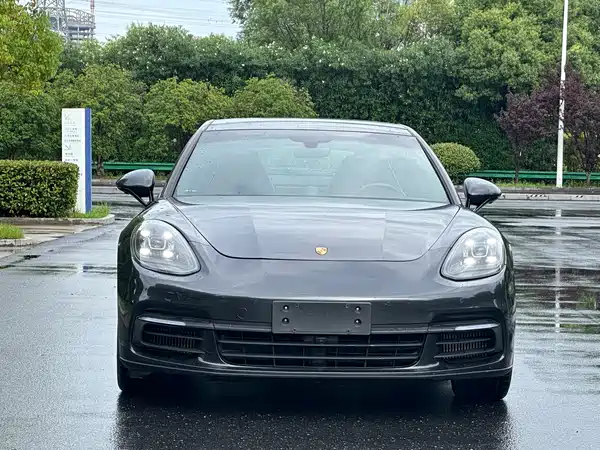 Porsche Panamera 2020