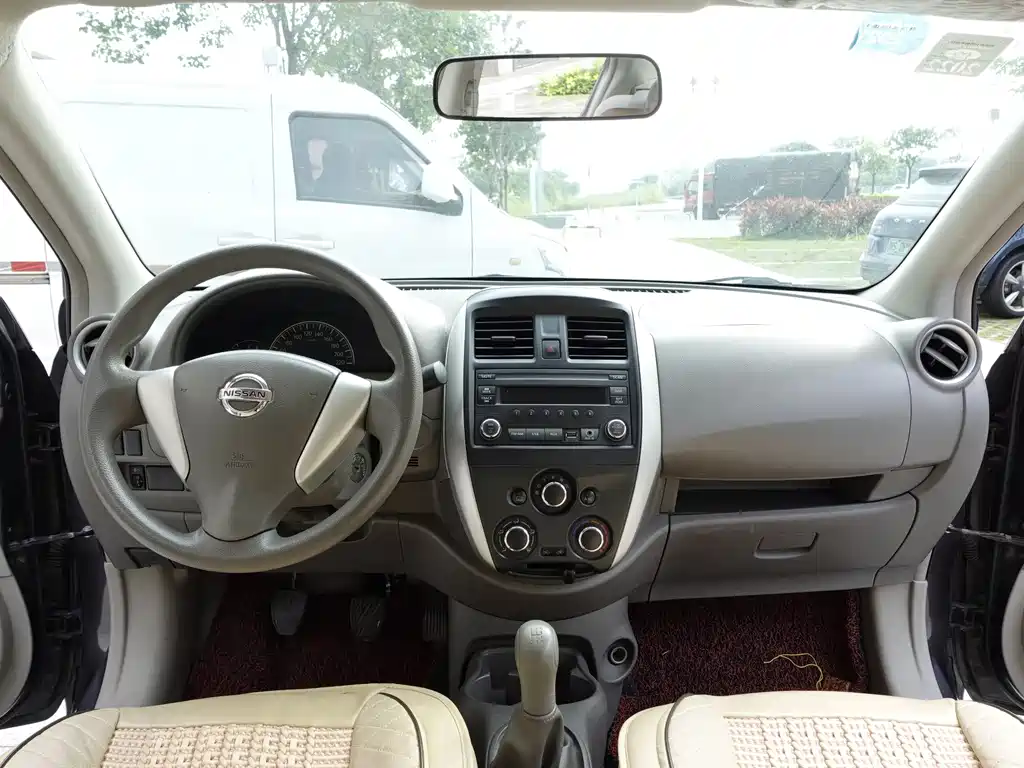 Nissan Sunny 2016 — фото 12