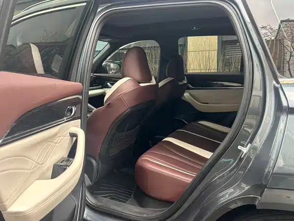 Geely Xingyue L 2021