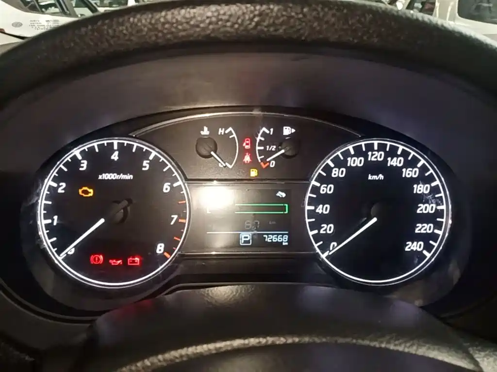 Nissan Tiida 2018 — фото 12