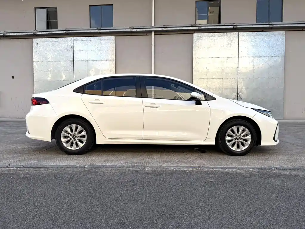 Toyota Corolla 2024 — фото 13