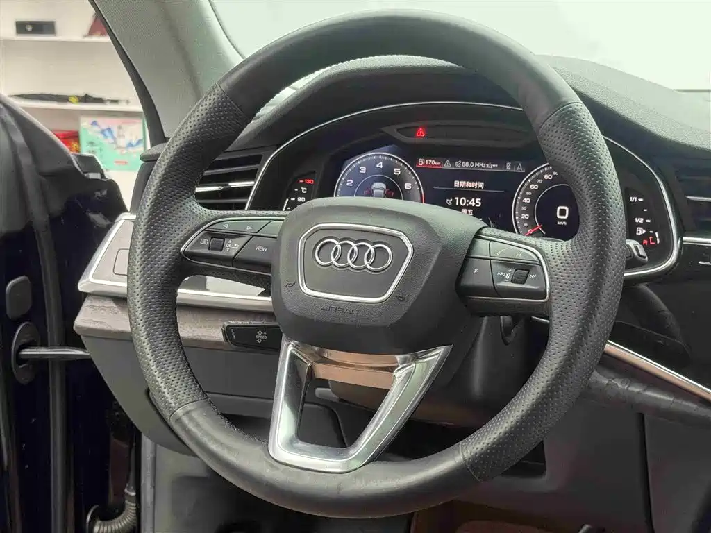 Audi Q8 2020 — фото 11