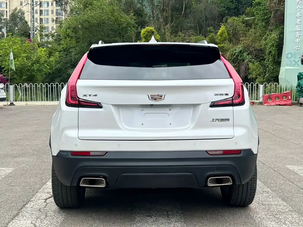 Cadillac XT4 2021 — фото 8