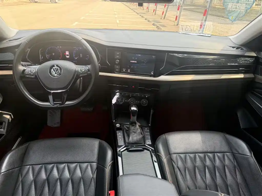 Volkswagen Passat 2019 — фото 22
