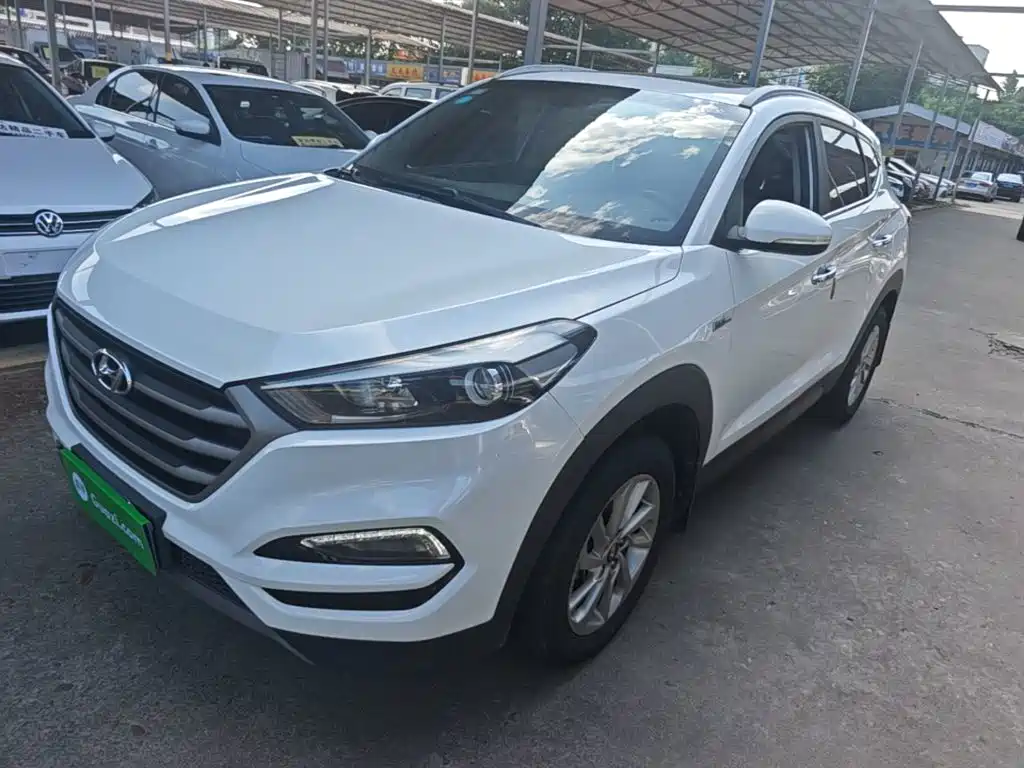 Hyundai Tucson 2017 — фото 1