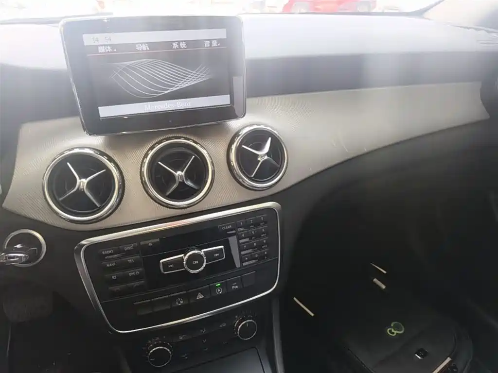 Mercedes-Benz GLA 2015 — фото 13
