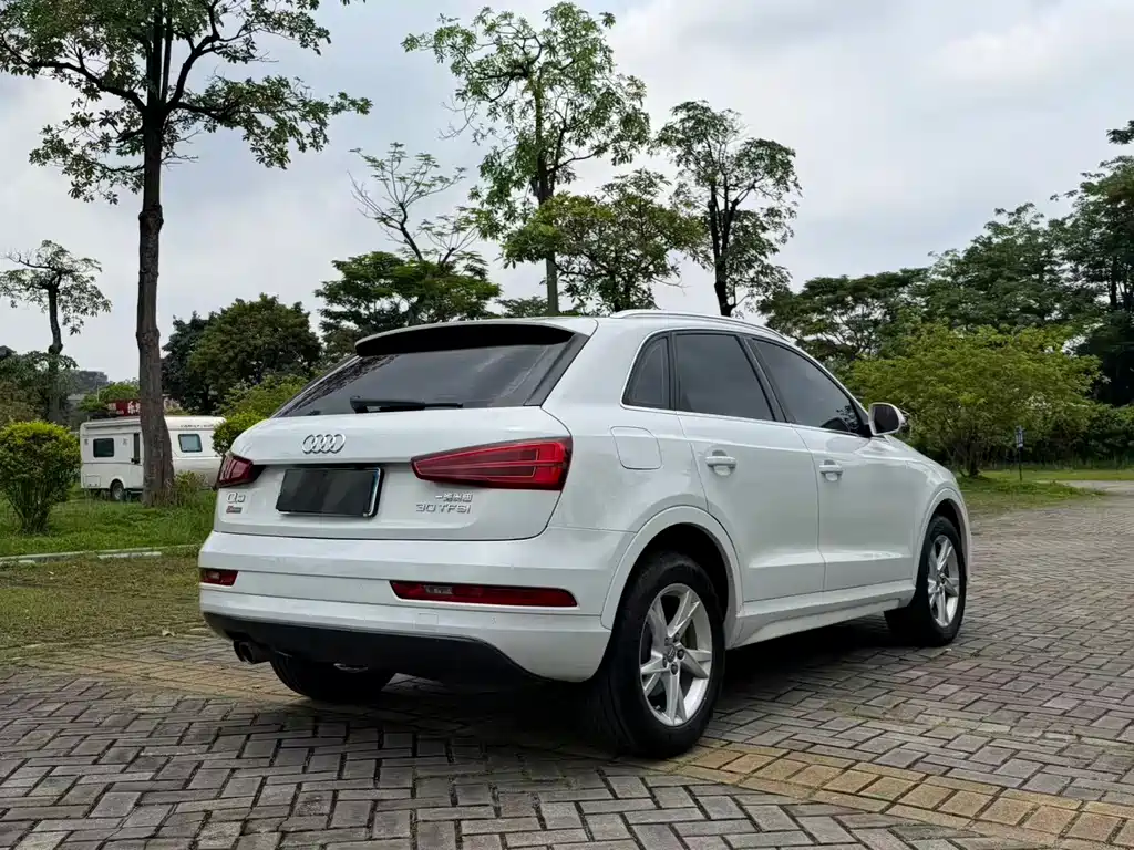 Audi Q3 2017 — фото 16