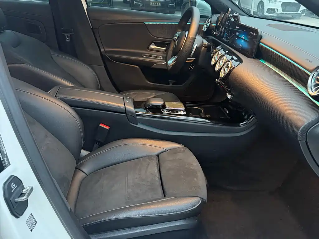 Mercedes-Benz A-Class 2020 — фото 11