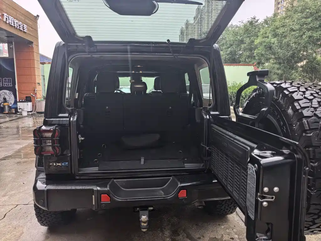 Jeep Wrangler PHEV 2022 — фото 11