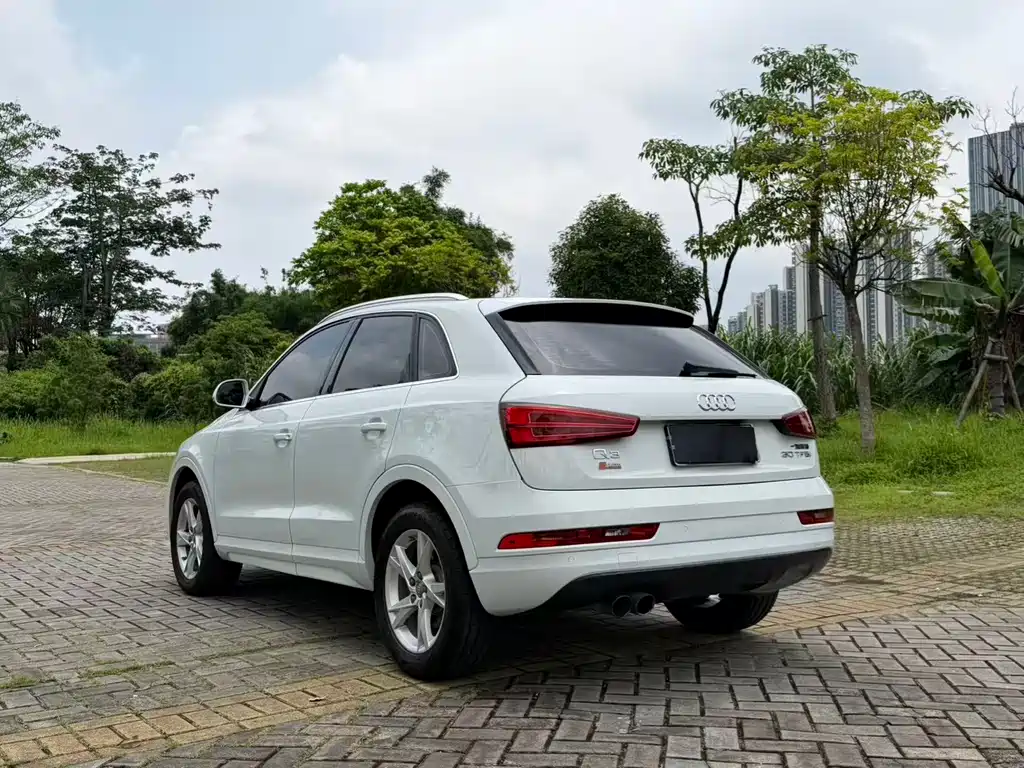 Audi Q3 2017 — фото 14
