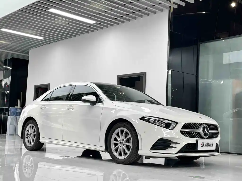 Mercedes-Benz A-Class 2020 — фото 3