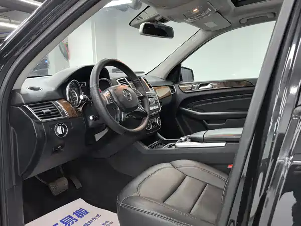 Mercedes-Benz M-Class 2012