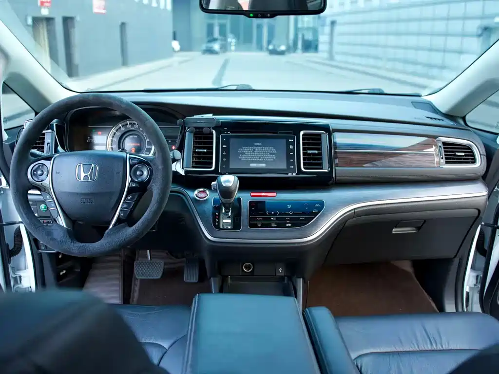 Honda Elysion 2018 — фото 14